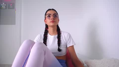 Snapshot of emilytolson_ chatting on 10.10.25 Emily online show from 10.10.25