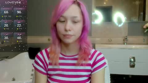 Snapshot of emilytrase chatting on 04.05.26 Betty online show from 04.05.26