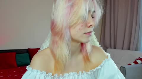 Snapshot of emilytrase chatting on 04.20.26 Betty online show from 04.20.26