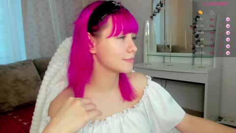 Snapshot of emilytrase chatting on 05.10.26 Betty online show from 05.10.26