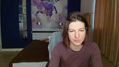 Snapshot of emilywalkers chatting on 12.02.24 EmilyWalkers online show from 12.02.24