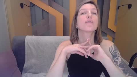 Snapshot of emilywalkers chatting on 12.08.24 EmilyWalkers online show from 12.08.24