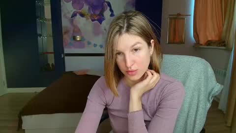 Snapshot of emilywalkers chatting on 12.15.24 EmilyWalkers online show from 12.15.24