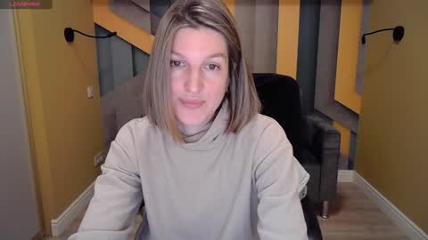 Snapshot of emilywalkers chatting on 12.18.24 EmilyWalkers online show from 12.18.24