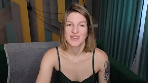 Snapshot of emilywalkers chatting on 12.22.24 EmilyWalkers online show from 12.22.24