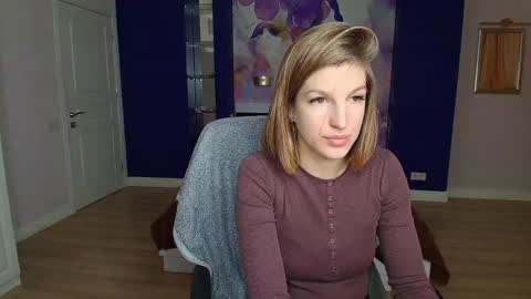 Snapshot of emilywalkers chatting on 12.23.24 EmilyWalkers online show from 12.23.24
