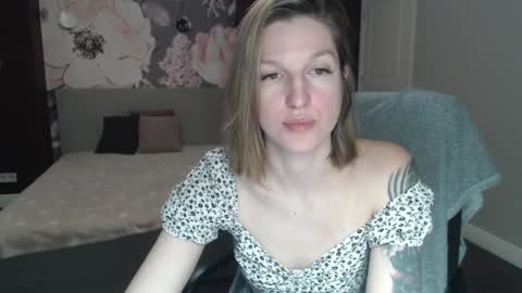 Snapshot of emilywalkers chatting on 01.14.25 EmilyWalkers online show from 01.14.25