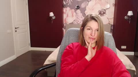 Snapshot of emilywalkers chatting on 01.24.25 EmilyWalkers online show from 01.24.25