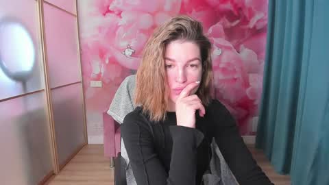 Snapshot of emilywalkers chatting on 01.27.25 EmilyWalkers online show from 01.27.25