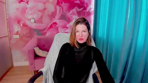 Snapshot of emilywalkers chatting on 02.17.25 EmilyWalkers online show from 02.17.25