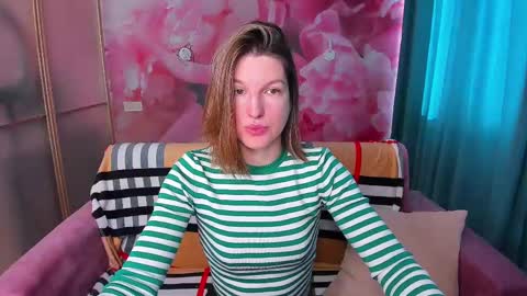 Snapshot of emilywalkers chatting on 02.25.25 EmilyWalkers online show from 02.25.25