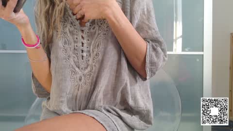 Snapshot of emilyweed chatting on 01.30.25 Emily ----  online show from 01.30.25