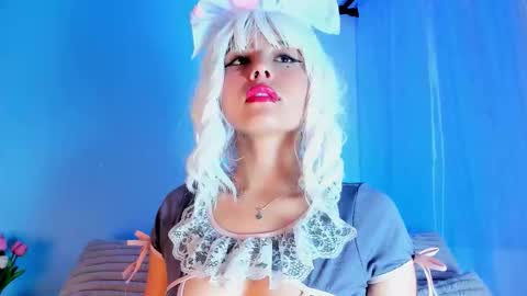    online show from 10.12.25