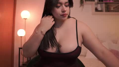 Snapshot of emilyxrose_ chatting on 03.07.25 IG thickemmsss online show from 03.07.25
