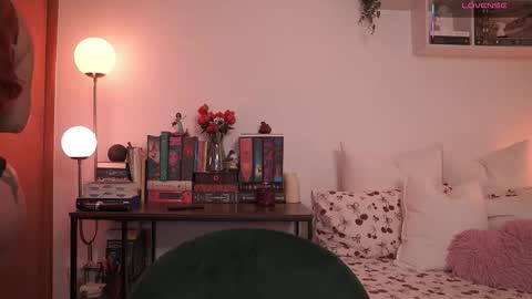 IG thickemmsss online show from 10.03.25