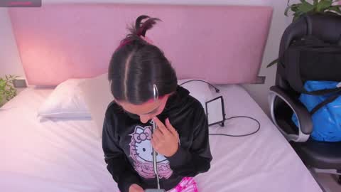 Emily Bank online show from 12.21.24