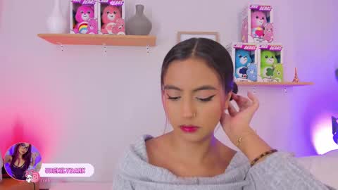 Emily Bank online show from 09.19.25