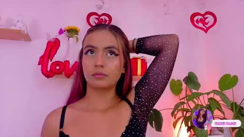 Snapshot of emilyy_bank chatting on 02.13.26 Emily Bank online show from 02.13.26