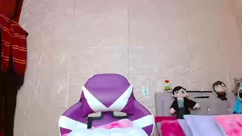 emilyzans07 online show from 09.23.25