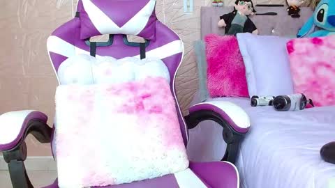 emilyzans07 online show from 10.05.25