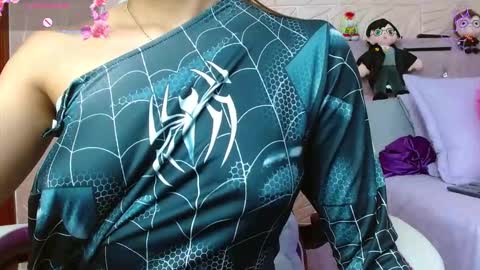 emilyzans07 online show from 10.10.25