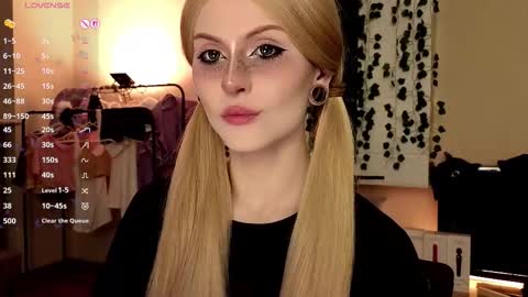 emimiy online show from 10.19.25