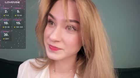 Snapshot of eminemswife chatting on 12.14.24 Nadya online show from 12.14.24