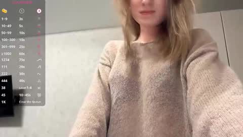 Snapshot of eminemswife chatting on 10.04.25 Nadya online show from 10.04.25