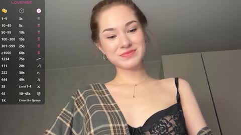 Snapshot of eminemswife chatting on 10.20.25 Nadya online show from 10.20.25