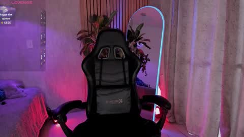   online show from 11.04.25