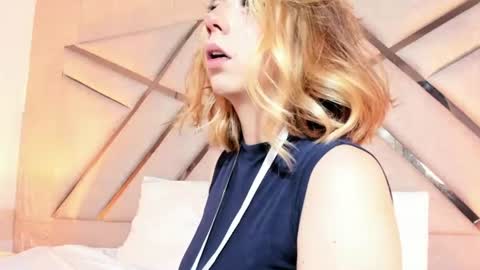Snapshot of emma__copper chatting on 06.11.26 emaa online show from 06.11.26