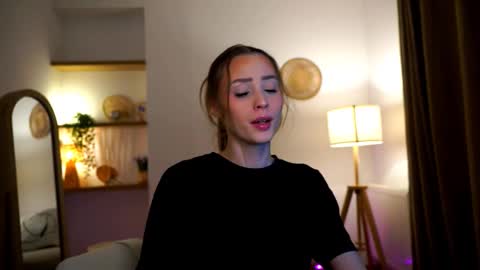Snapshot of emma__cutiee chatting on 01.29.25 Your Emma online show from 01.29.25