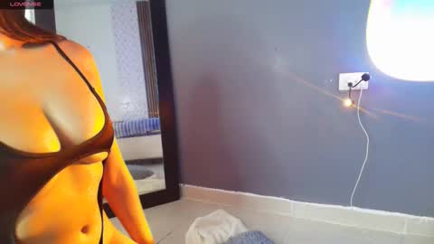 emma_and_aysha online show from 11.11.25