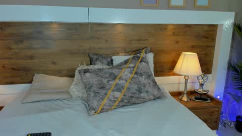 Snapshot of emma_bakker_ chatting on 01.25.25 Emma online show from 01.25.25