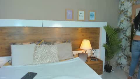 Snapshot of emma_bakker_ chatting on 03.05.25 Emma online show from 03.05.25