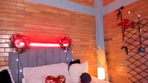 Snapshot of emma_belley chatting on 07.14.26 Hey Im EmmaHelp me reach 100 likes online show from 07.14.26