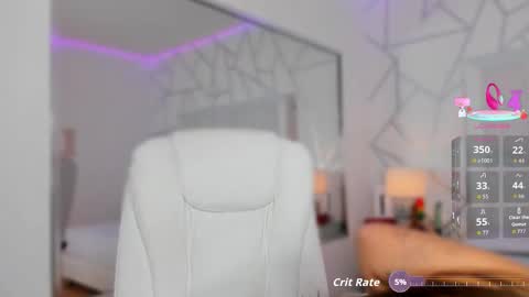 Snapshot of emma_benett chatting on 09.19.25 Emma online show from 09.19.25