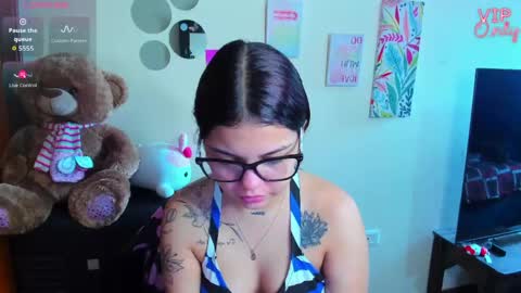 Snapshot of emma_boo_ chatting on 05.23.26 emma_boo_ online show from 05.23.26