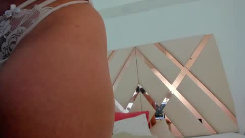 Emma Castillo online show from 01.05.25