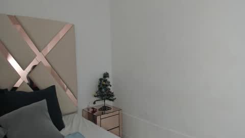 Emma Castillo online show from 12.15.25