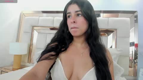 Emma Castillo online show from 08.04.26