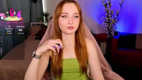 Snapshot of emma_chery chatting on 10.01.25 Emma online show from 10.01.25