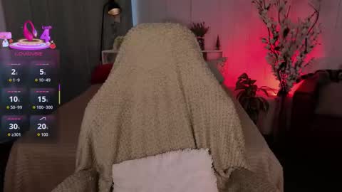 Snapshot of emma_chery chatting on 10.17.25 Emma online show from 10.17.25