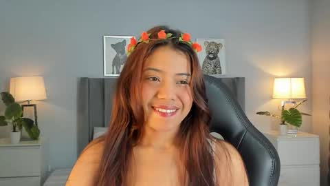 Snapshot of emma_crawford_ chatting on 11.02.25 Emma online show from 11.02.25