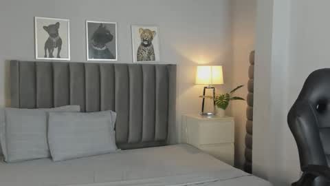 Snapshot of emma_crawford_ chatting on 11.05.25 Emma online show from 11.05.25