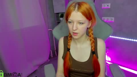 Snapshot of emma_dusk chatting on 05.20.26 Emma online show from 05.20.26