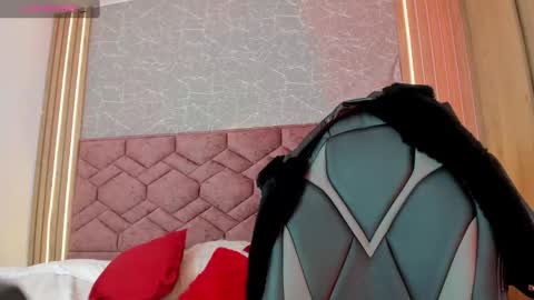 Snapshot of emma_ford1 chatting on 12.14.24 Emma online show from 12.14.24