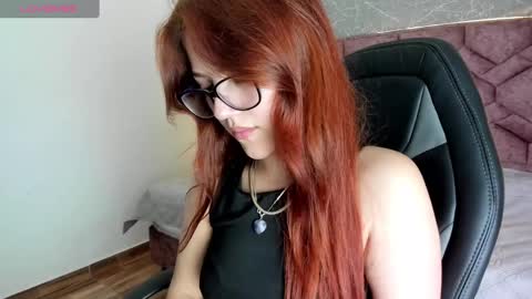 Snapshot of emma_ford1 chatting on 01.11.25 Emma online show from 01.11.25