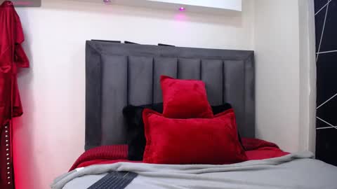 Emma 3 online show from 09.16.25