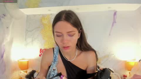 Snapshot of emma_jhoons chatting on 10.28.25 emma_jhoons online show from 10.28.25